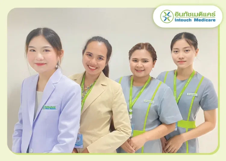 แพทย์และเจ้าหน้าคลินิกฝากครรภ์ แพทย์และเจ้าหน้าคลินิกฝากครรภ์