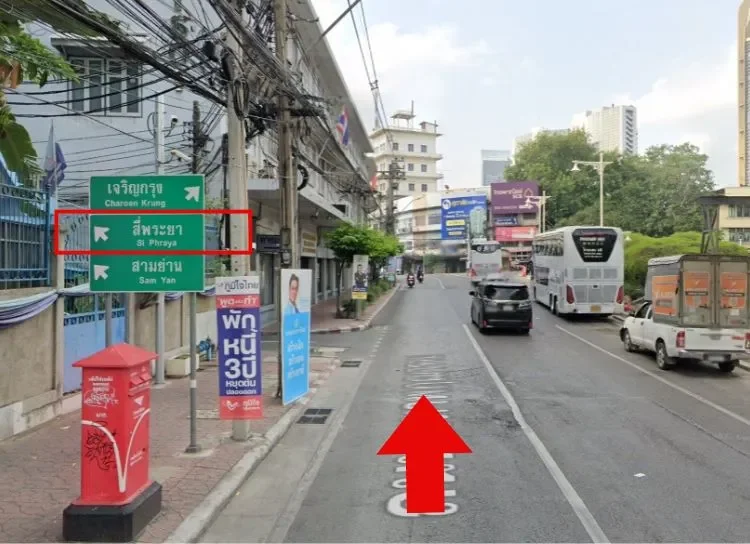 Parking at Charoen Krung branch Parking at Charoen Krung branch